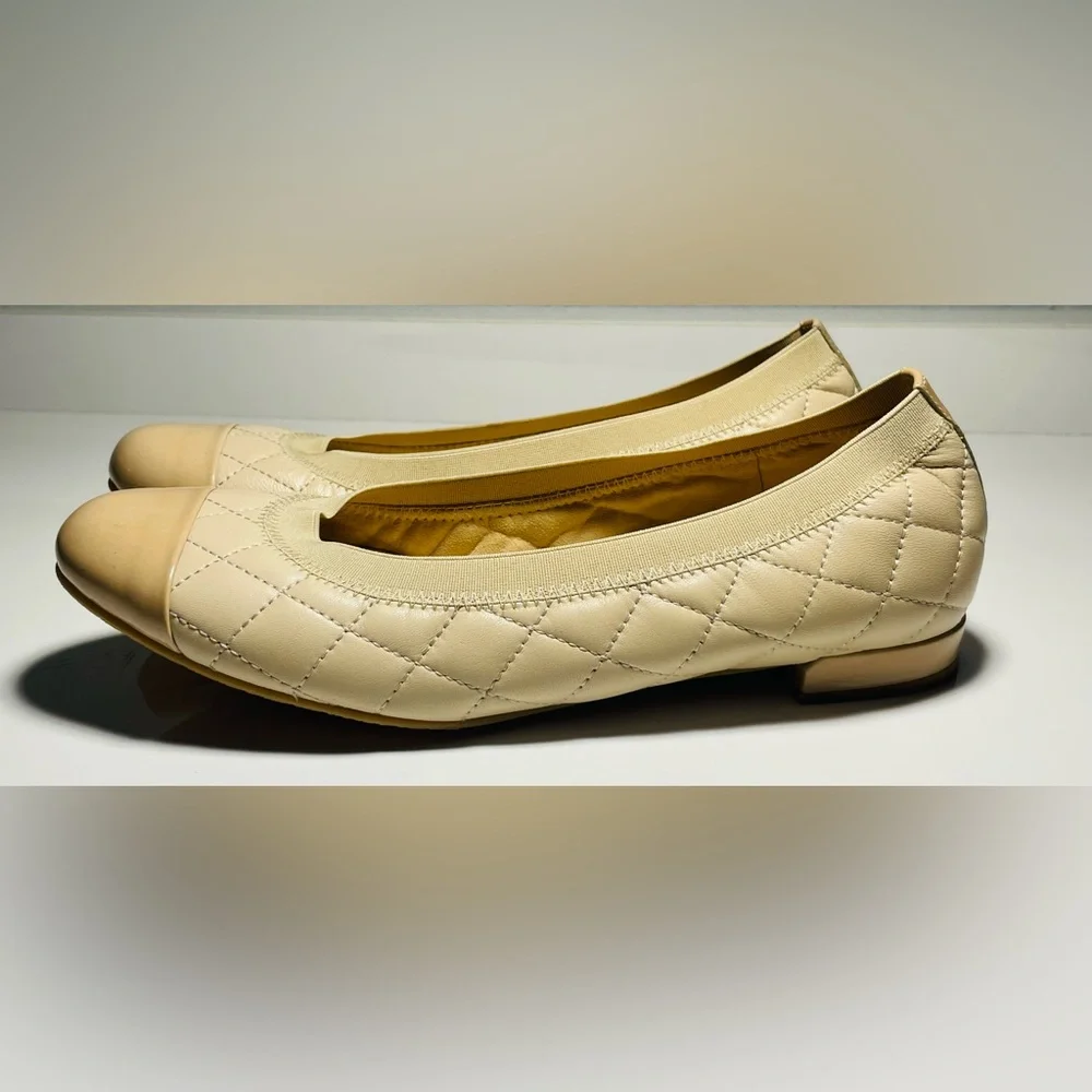 STUART WEITZMAN AUTH $299 Women's Beige Napa Leather Quiltable Flat Shoes Sz 7.5 - Picture 2 of 14